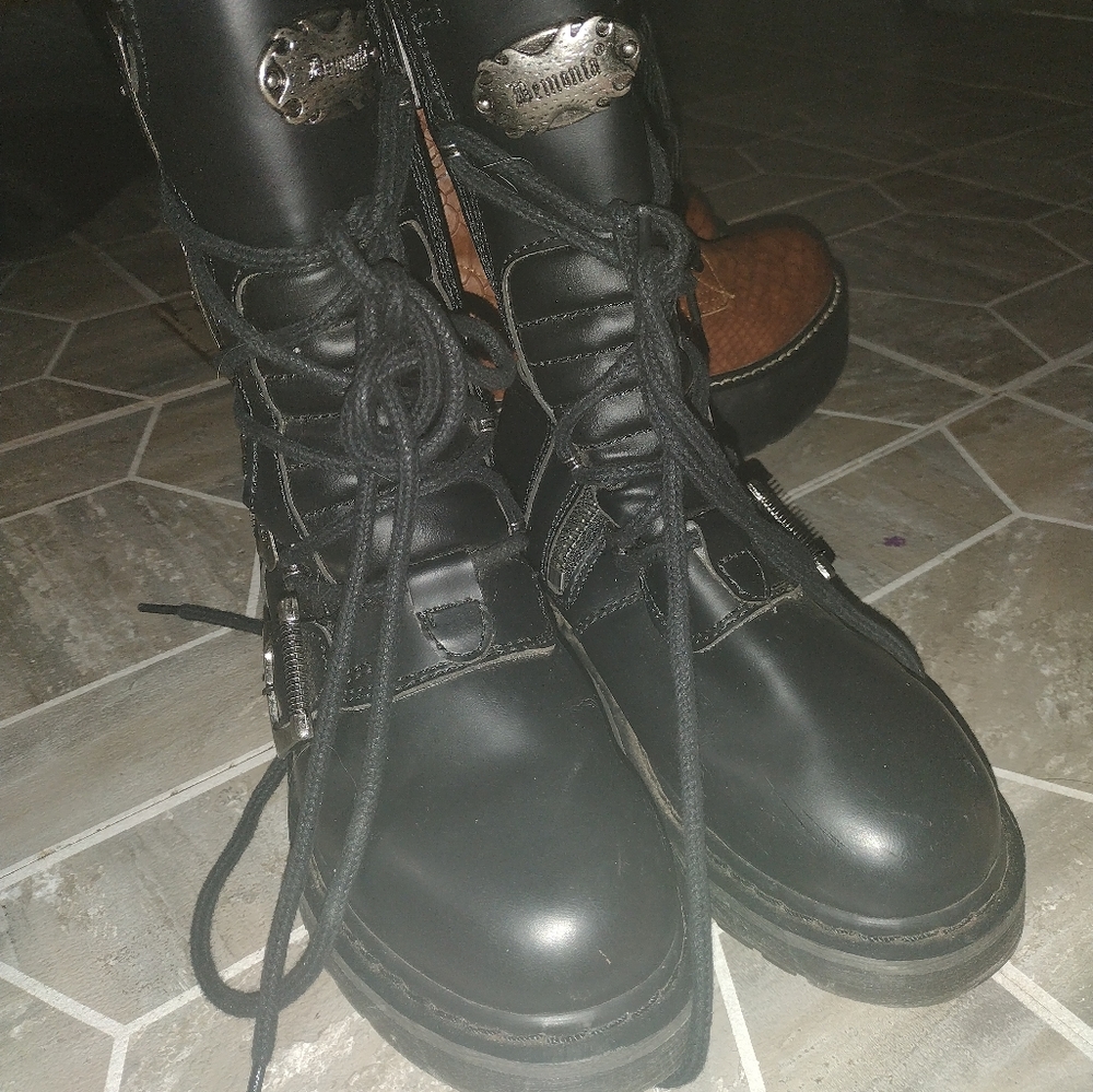 Demonia combat boots